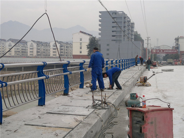 奉节不锈钢复合管护栏常见问题及解决方案